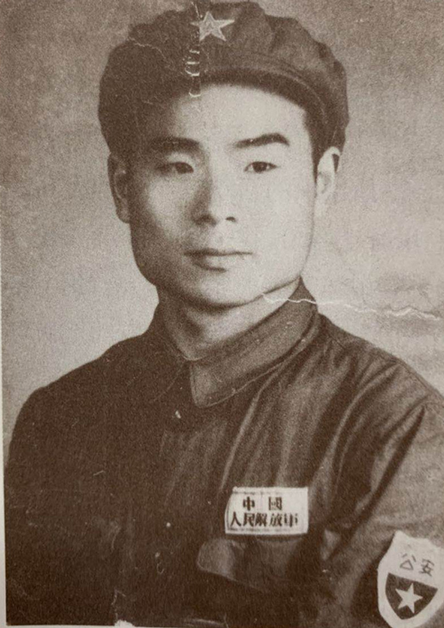 1949年，周一凡在南京市军管会公安部