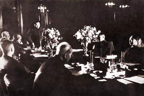 1949年4月，以周恩来为首席代表的中共代表团，同以张治中为代表的国民党政府代表团在北平举行和平谈判
