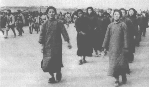1949年2月18日第十八军在河南成立，不久南下，人民群众欢送子弟兵.jpg